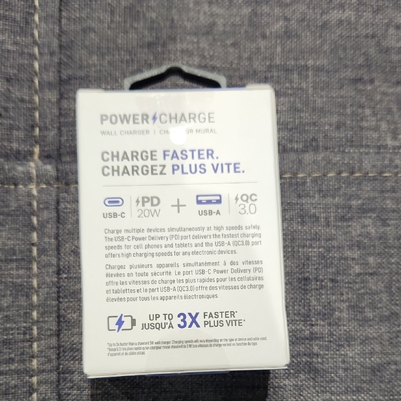 Konex 20W Wall Charger with USB-C and USB-A Ports - Picture 3 of 4